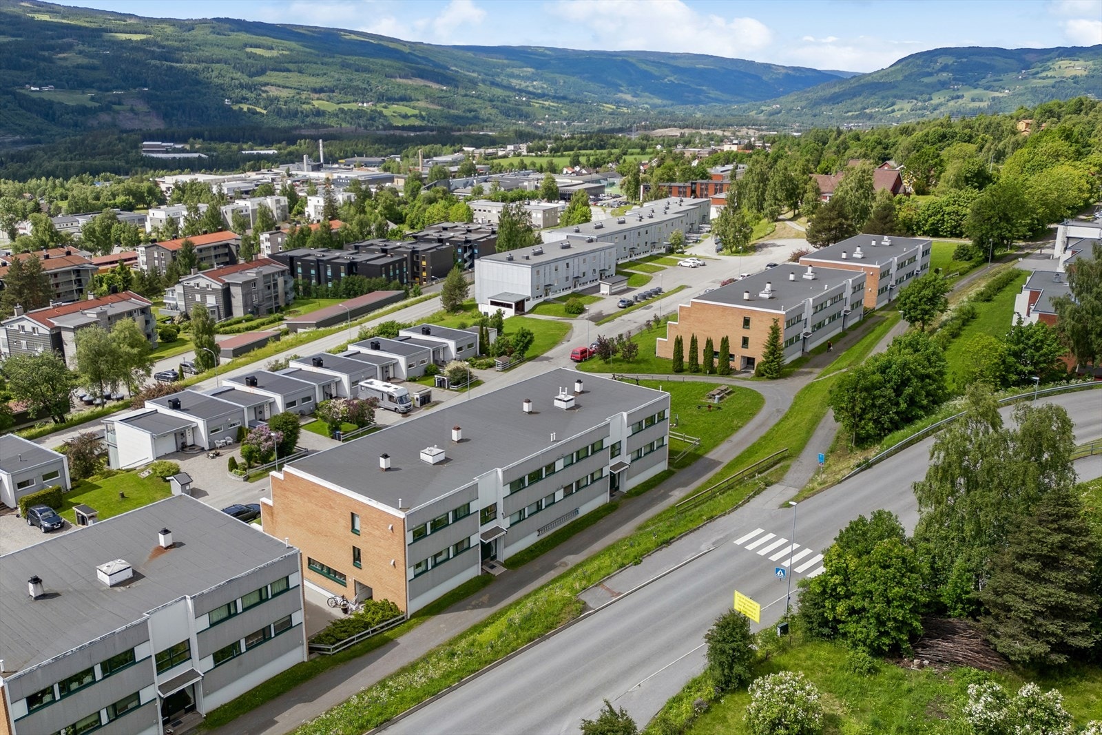 Dagligvarehandelen gjøres enkelt til fots, med Kiwi Smestad kun tre minutters gange unna. Galleribilde