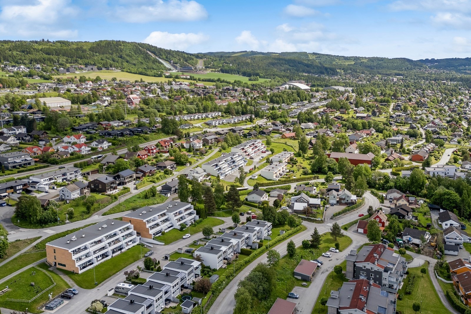 Nærhet til flere av byens idrettsanlegg, inkludert Olympiaparken, Stampesletta og treningssentre som Spenst og EVO. Galleribilde