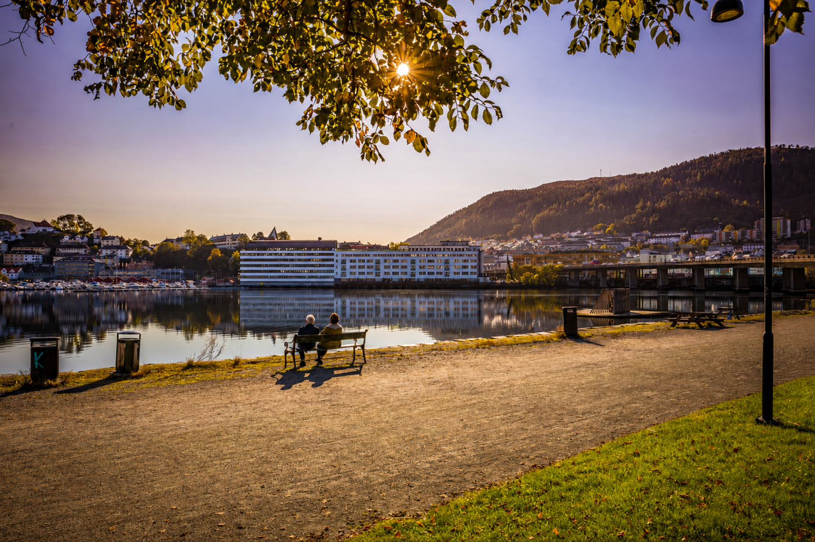 - Bygget ligger sentralt med Bergen Sentrum innen kort gang- og sykkelavstand - Galleribilde