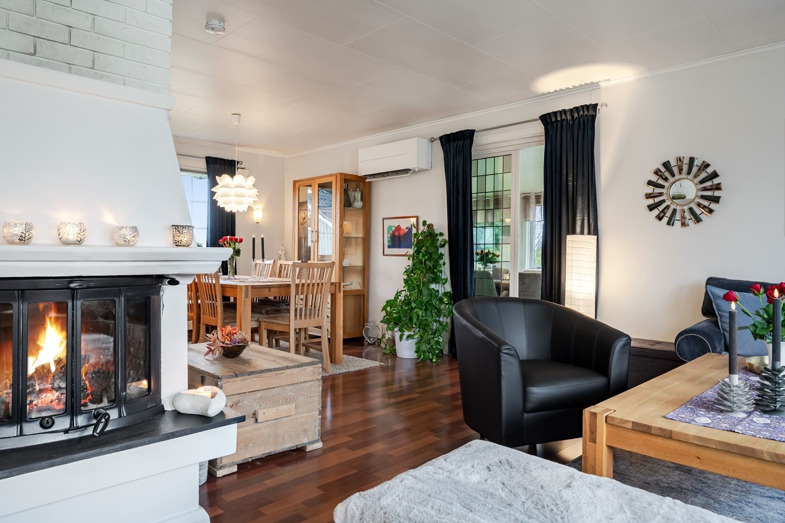 Stuen ellers er romslig og har gode møbleringsmuligheter. Galleribilde