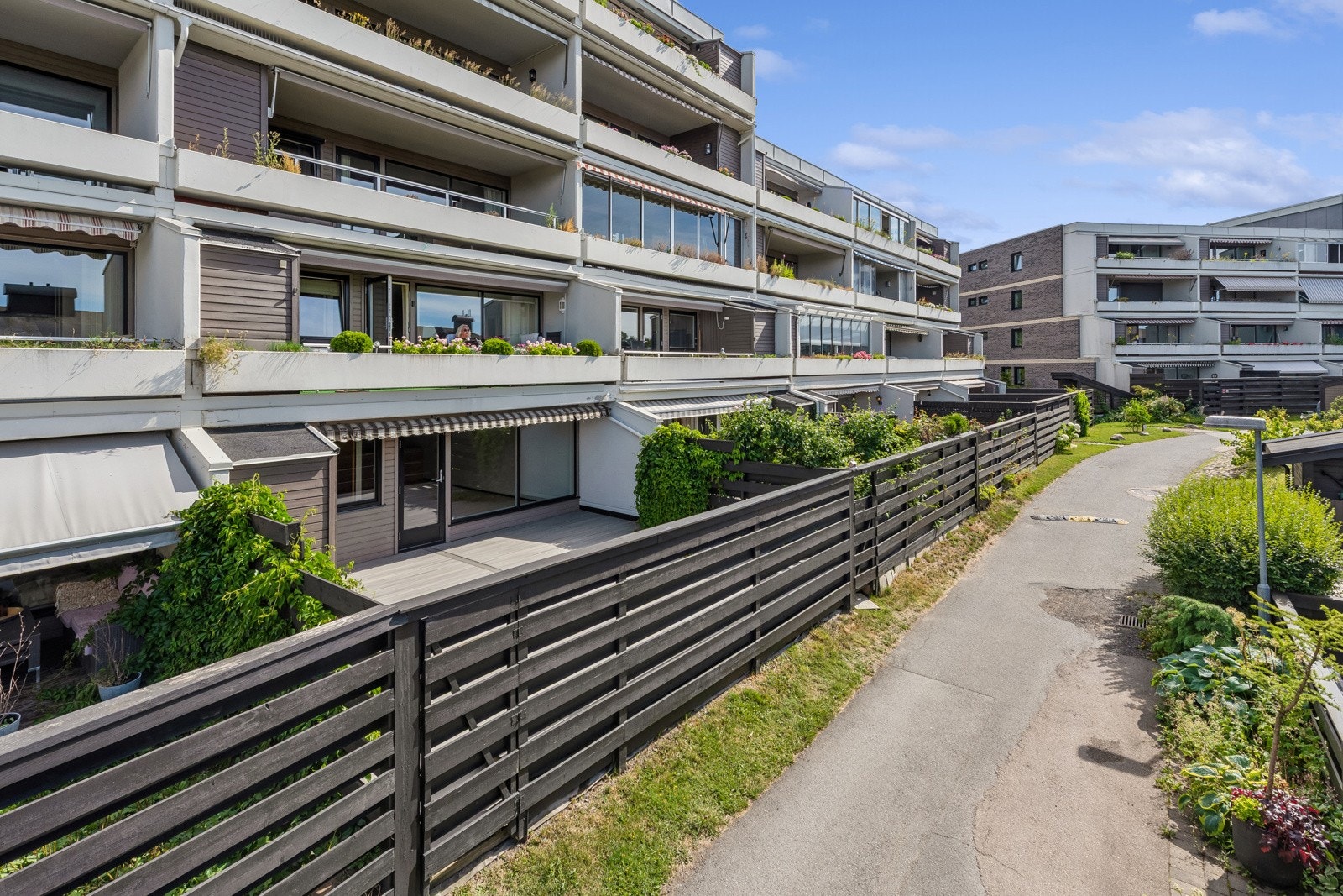 Fasaden vender mot vest. Galleribilde