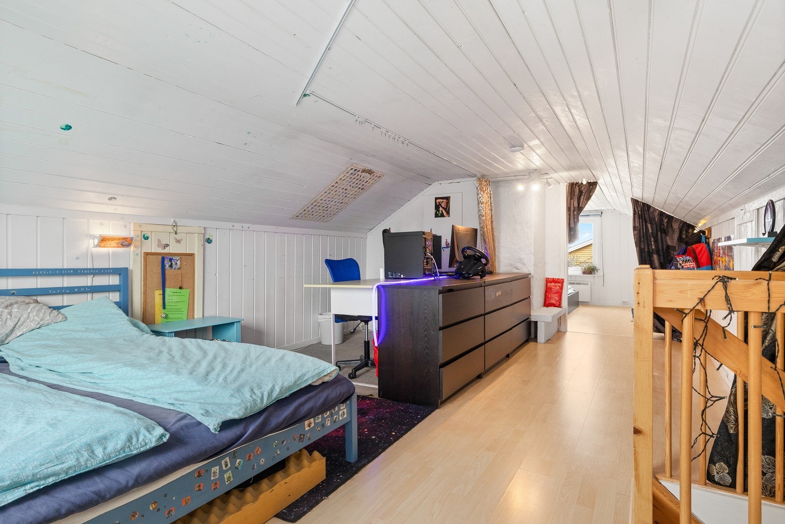 Loftstrom - Rommet er innredet og omgjort uten byggemelding til kommunen og uten at nødvendige godkjennelser er gitt. Galleribilde