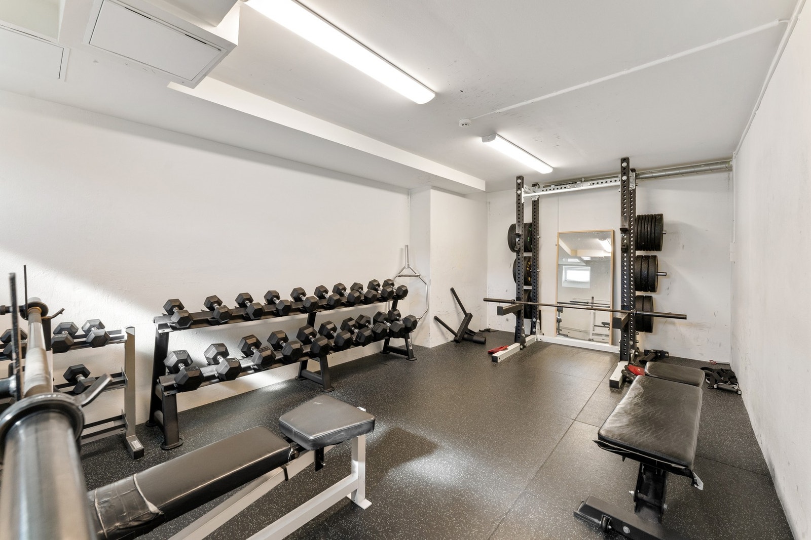 For den aktive finnes et godt utstyrt trimrom med blant annet tredemøller, spinningsykler, frivekter og styrkeapparater, som kan benyttes mot en lav årskontingent. Galleribilde