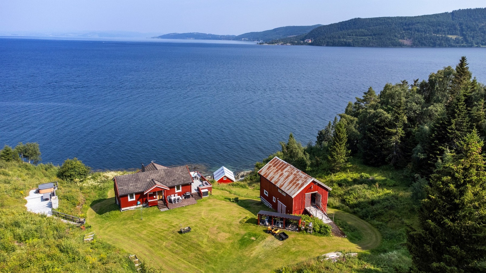 Nydelig beliggenhet med panorama over Trondheimsfjorden. Galleribilde
