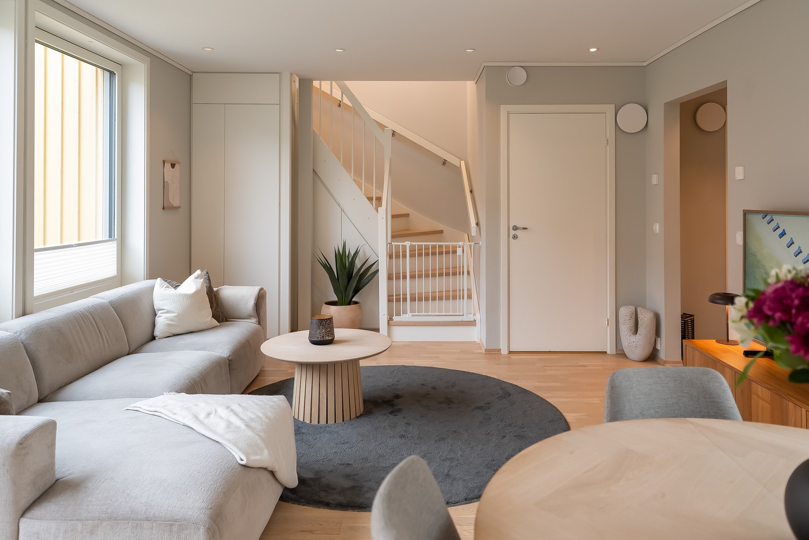 Dette er boligens samlepunkt perfekt for en rolig kveld foran tv-en. Galleribilde