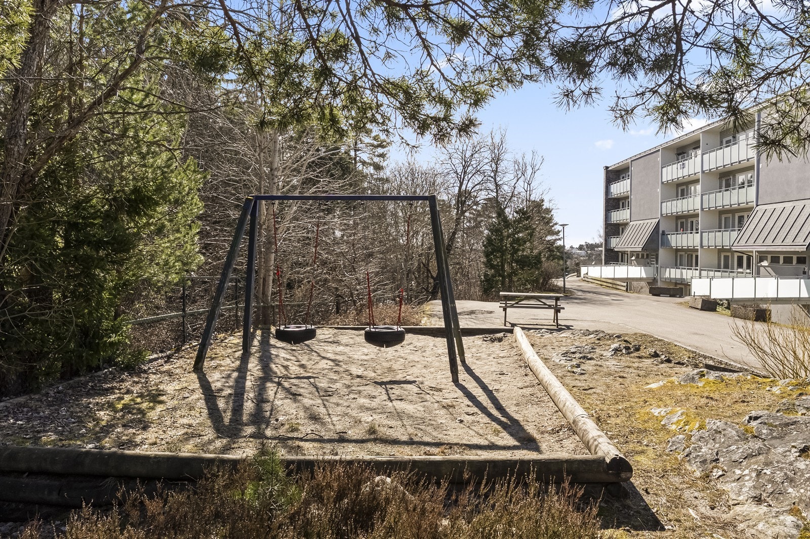 Området er barnevennlig med lekeplasser og gangavstand til flere skoler og barnehager. Galleribilde