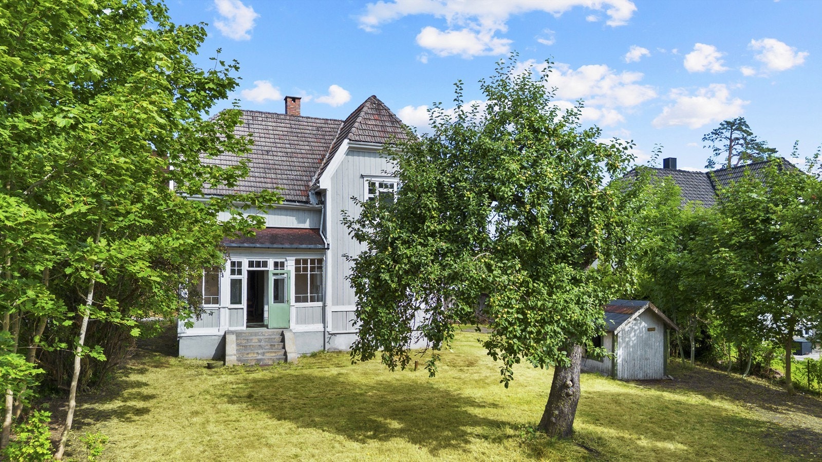 Utgang mot hage. Galleribilde