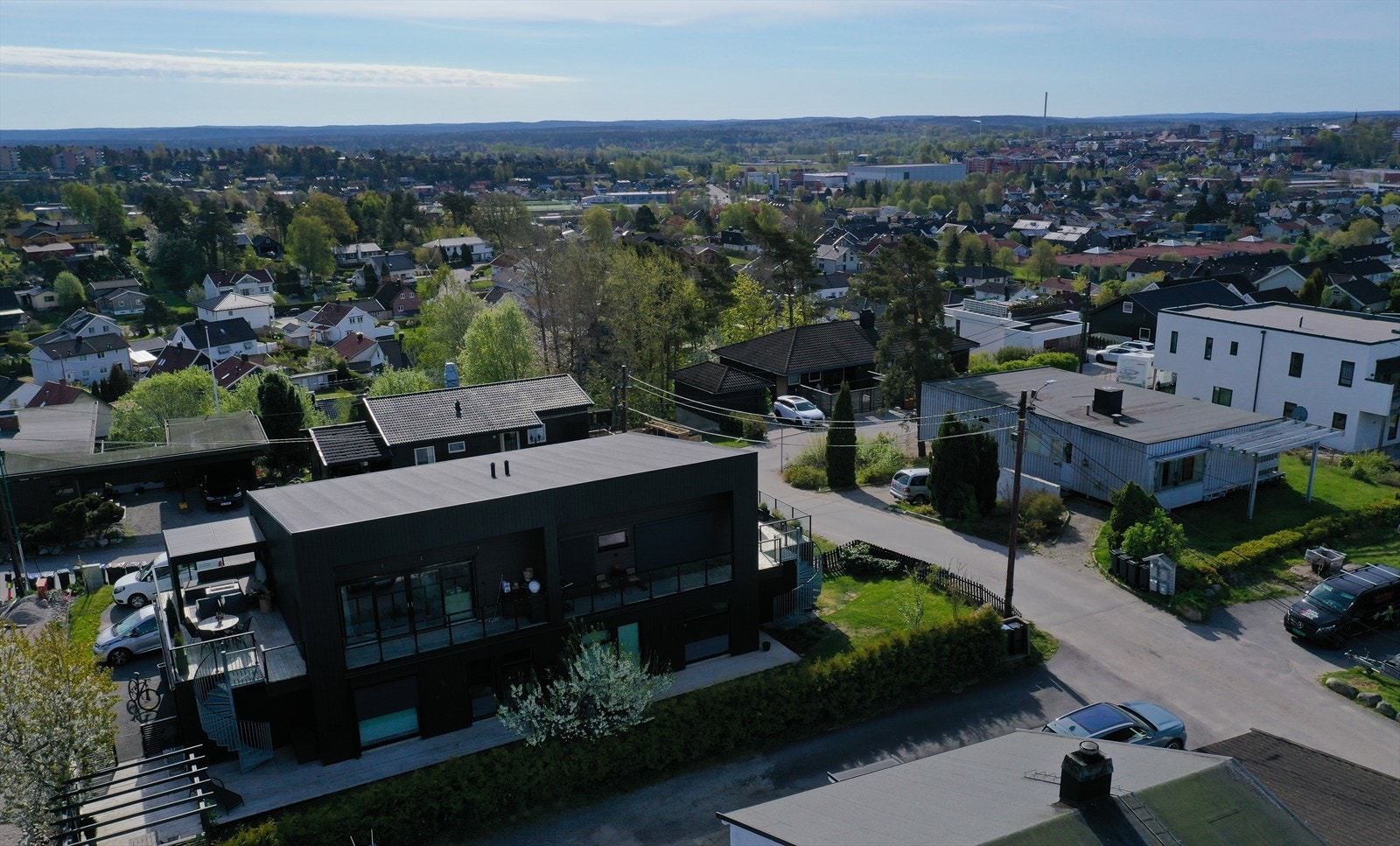 Oversikt over eiendommen og nærområdet. Galleribilde