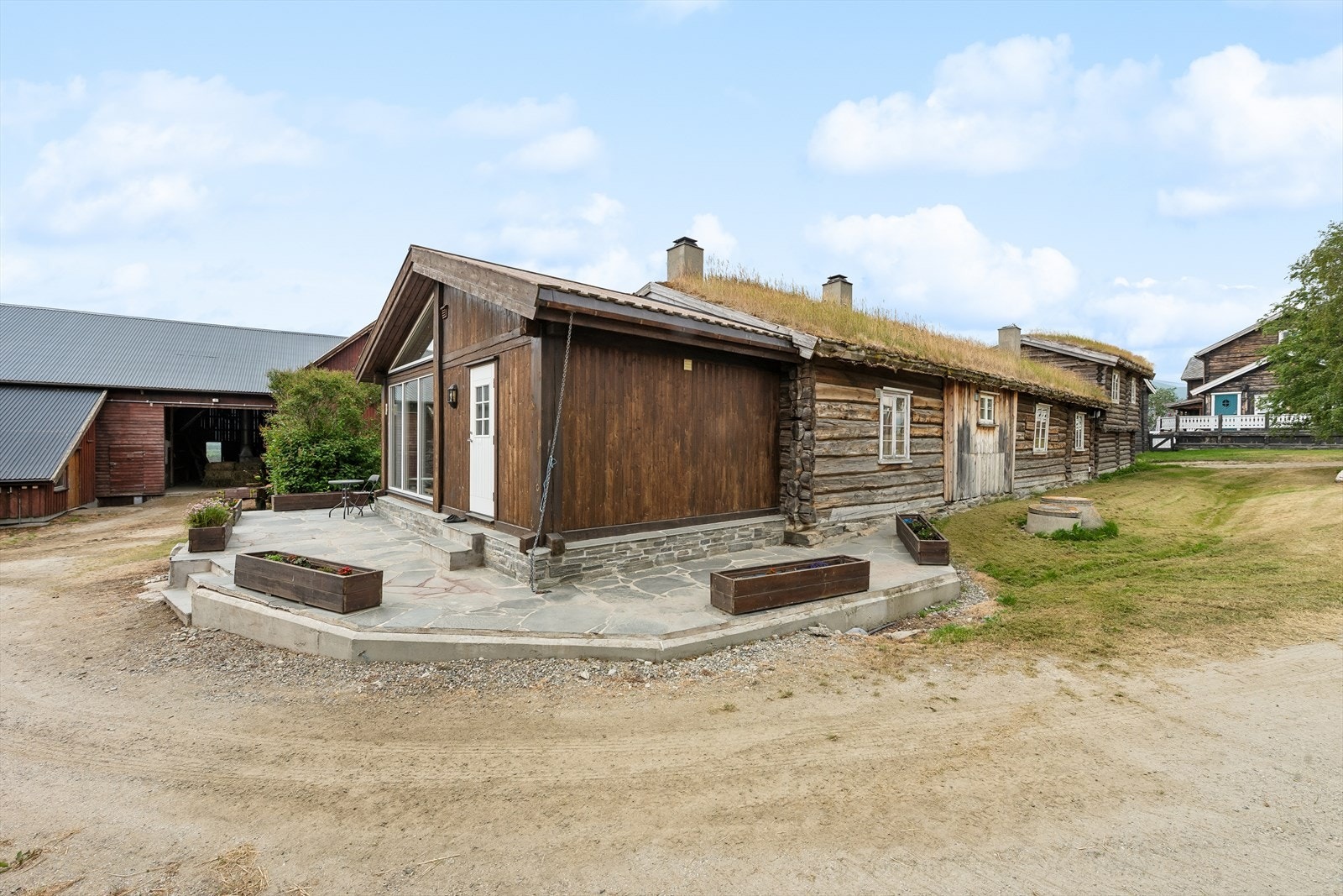 Våningshuset er oppført i 1631 og er pietetsfullt restaurert og vedlikeholdt. Galleribilde