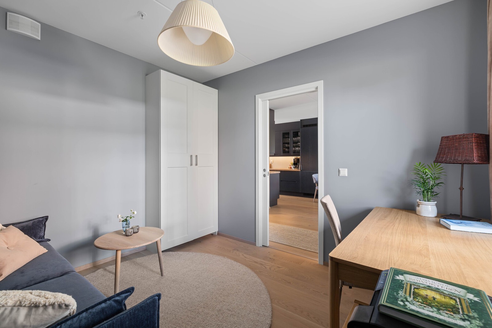 Enten du trenger et ekstra soverom, kontor eller treningsrom - her har du muligheten. Galleribilde