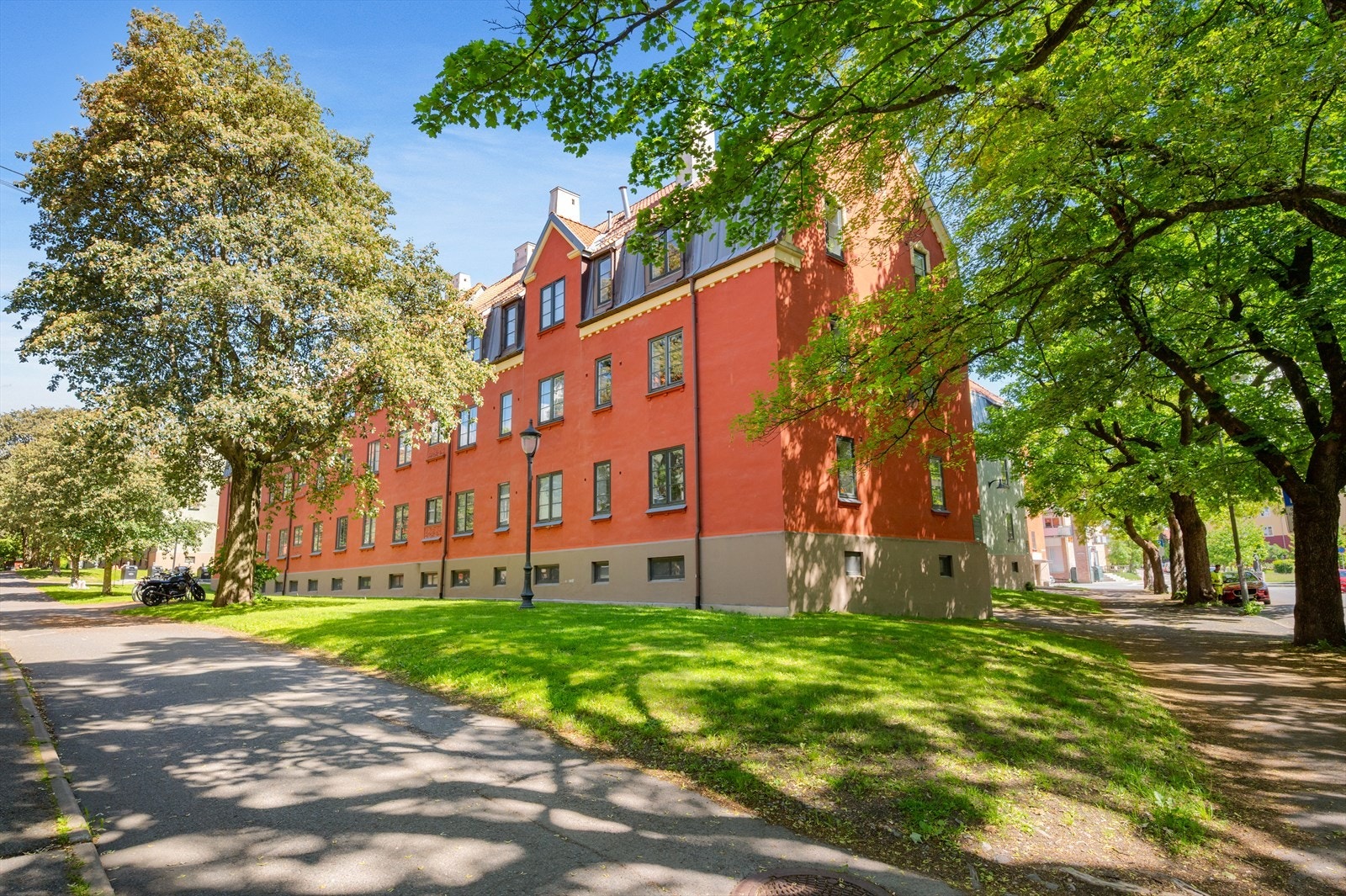 Koselige grøntområder i sameiet. Galleribilde