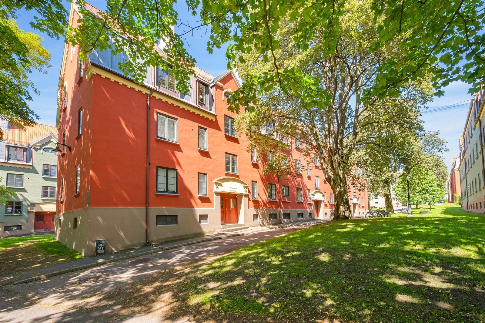 Leiligheten har en etterspurt og sentral beliggenhet på Sagene - midt mellom Torshov, Alexander Kiellands plass, Grünerløkka og Nydalen. Galleribilde