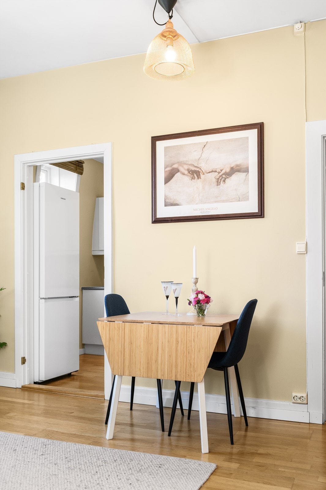 Plass til spisebord i stuen. Galleribilde