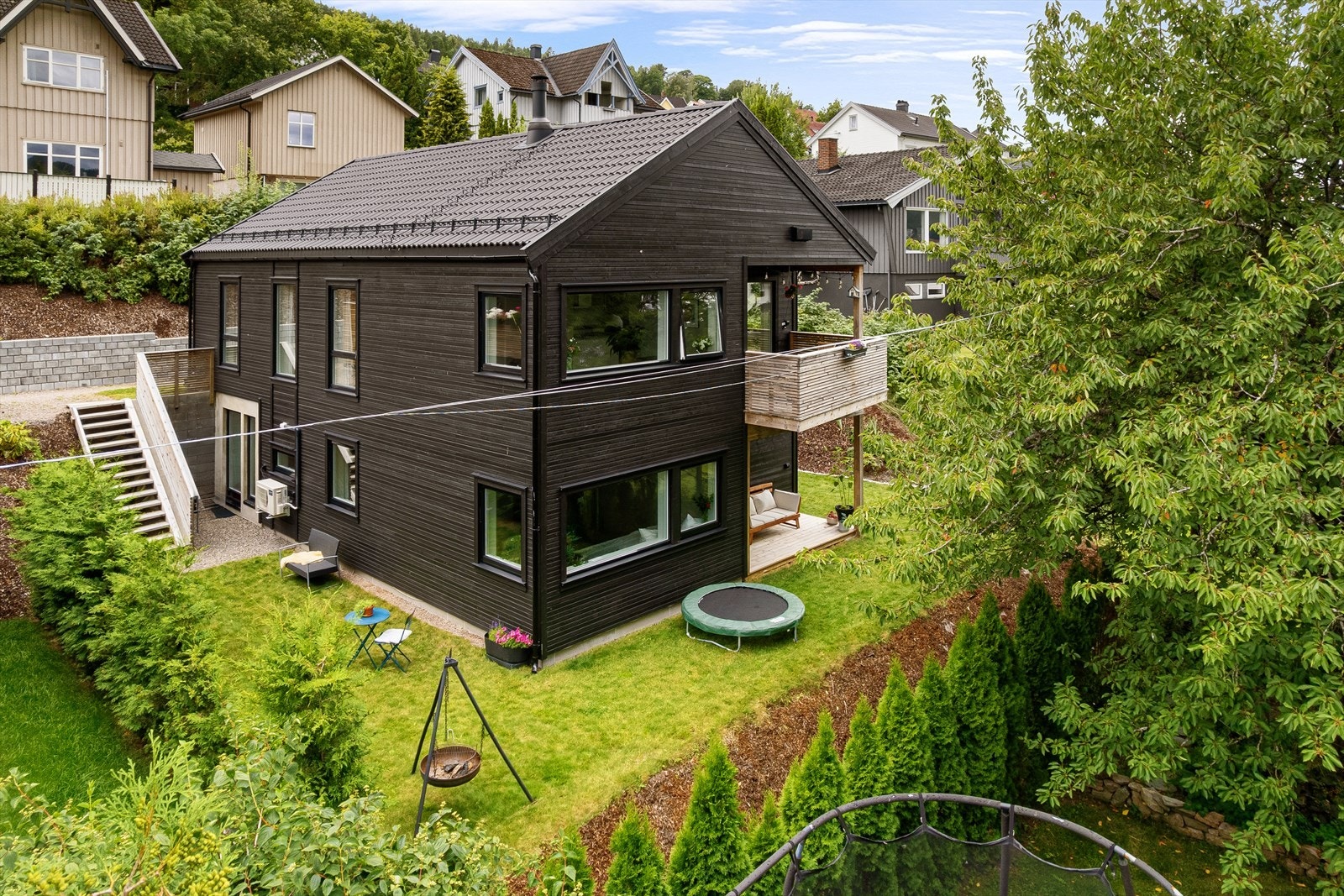 Huset ble malt av firma i 2024 Galleribilde