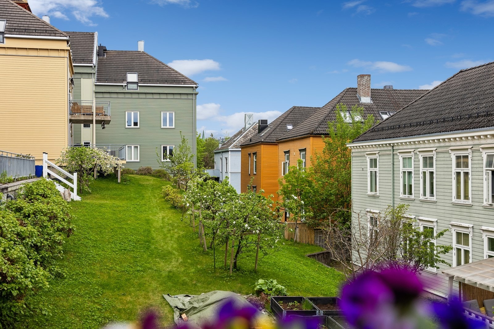 Her får du en rolig og tilbaketrukket atmosfære, godt skjermet fra bylivet på Møllenberg, samtidig som du bor sentralt. Galleribilde