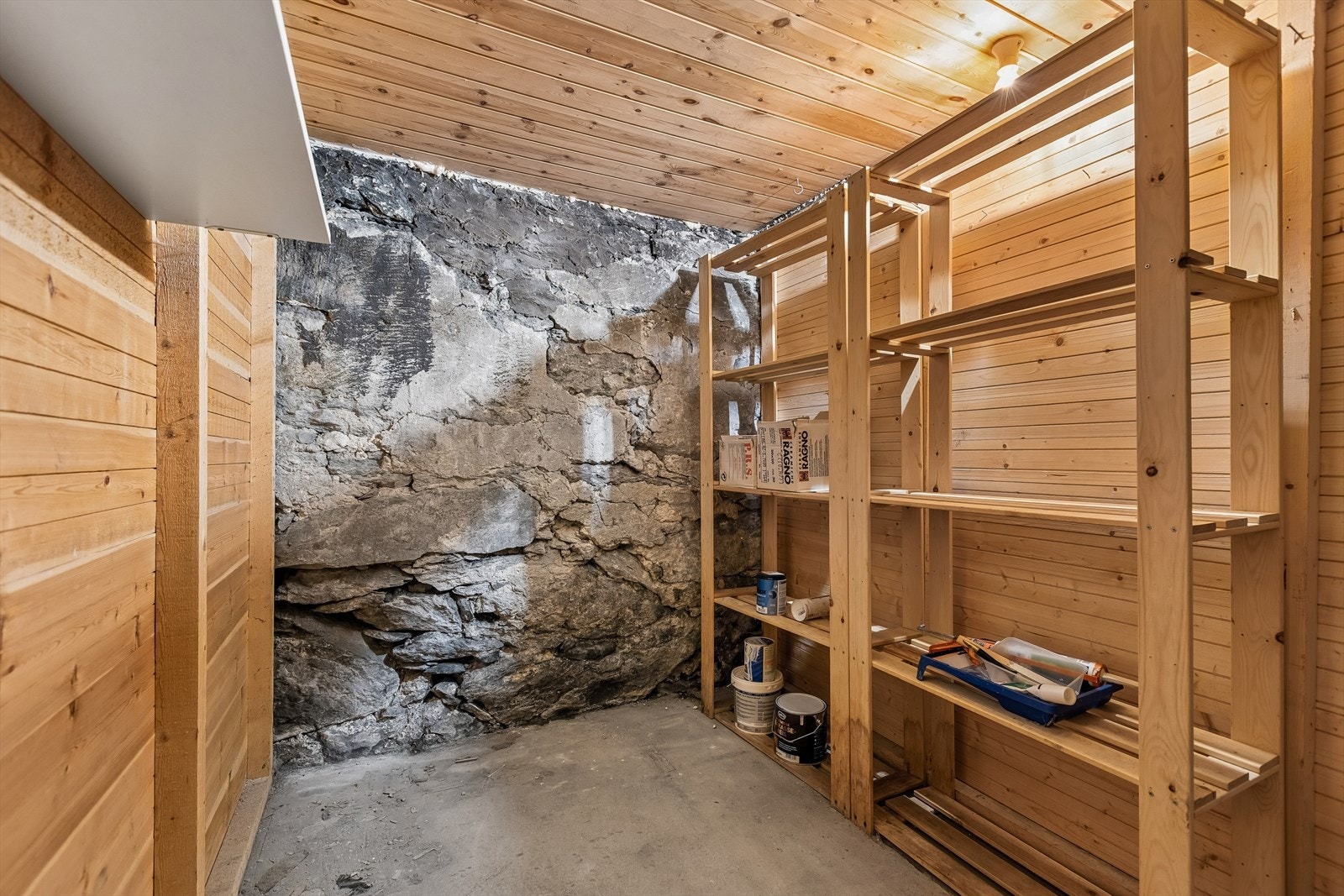 Med leiligheten følger en ekstern bod i kjeller på 5m². Galleribilde