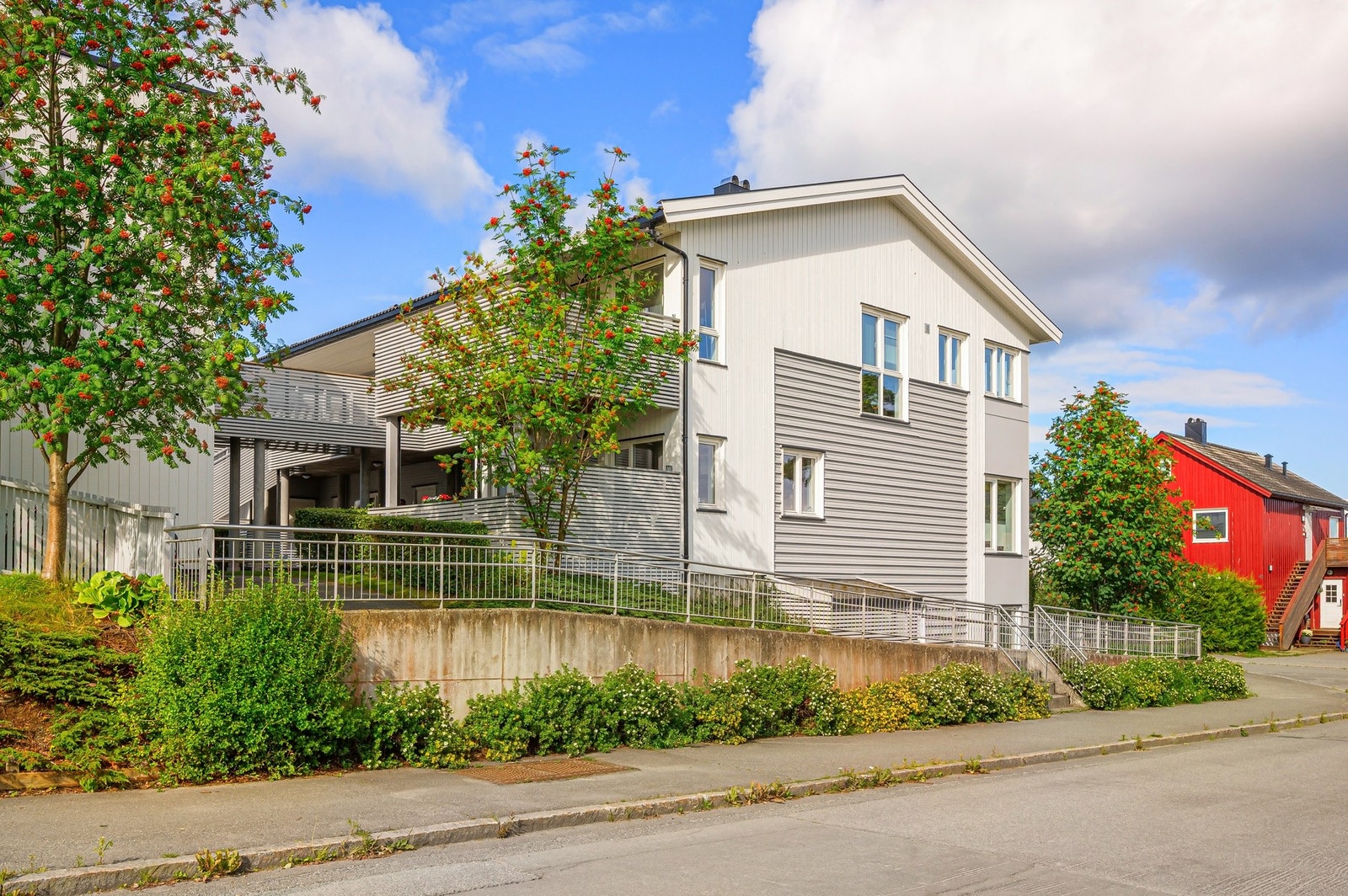 Bilde av boligen fra Lønnvegen. Galleribilde