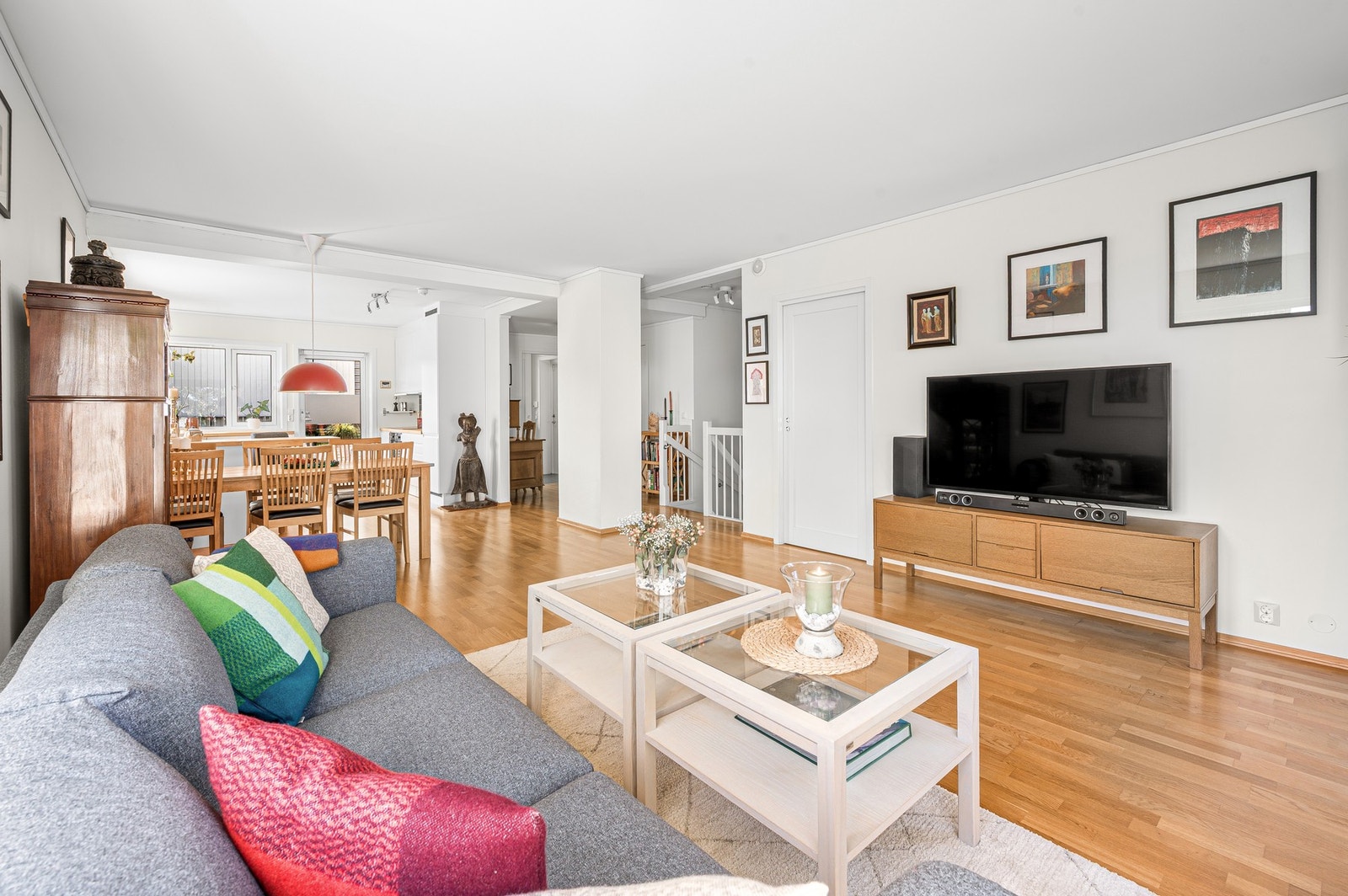 På stue og kjøkken er det parkett på gulv. Galleribilde