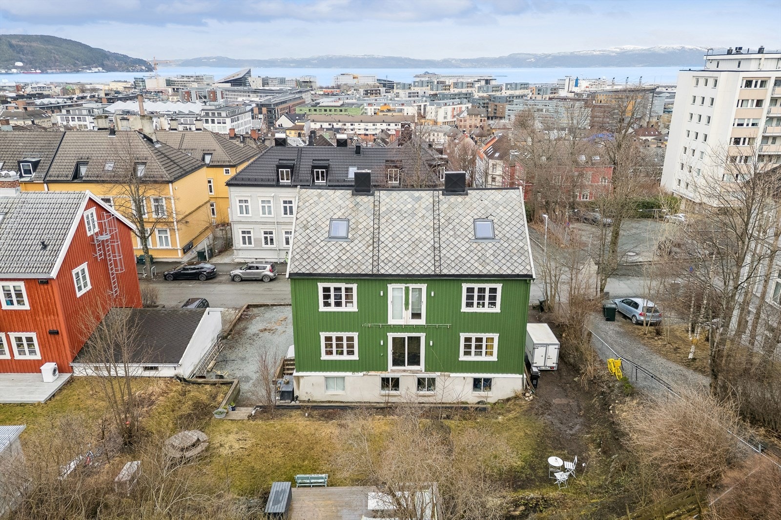 Eiendommen ligger i et attraktivt og sentrumsnært område på Rosenborg. Galleribilde