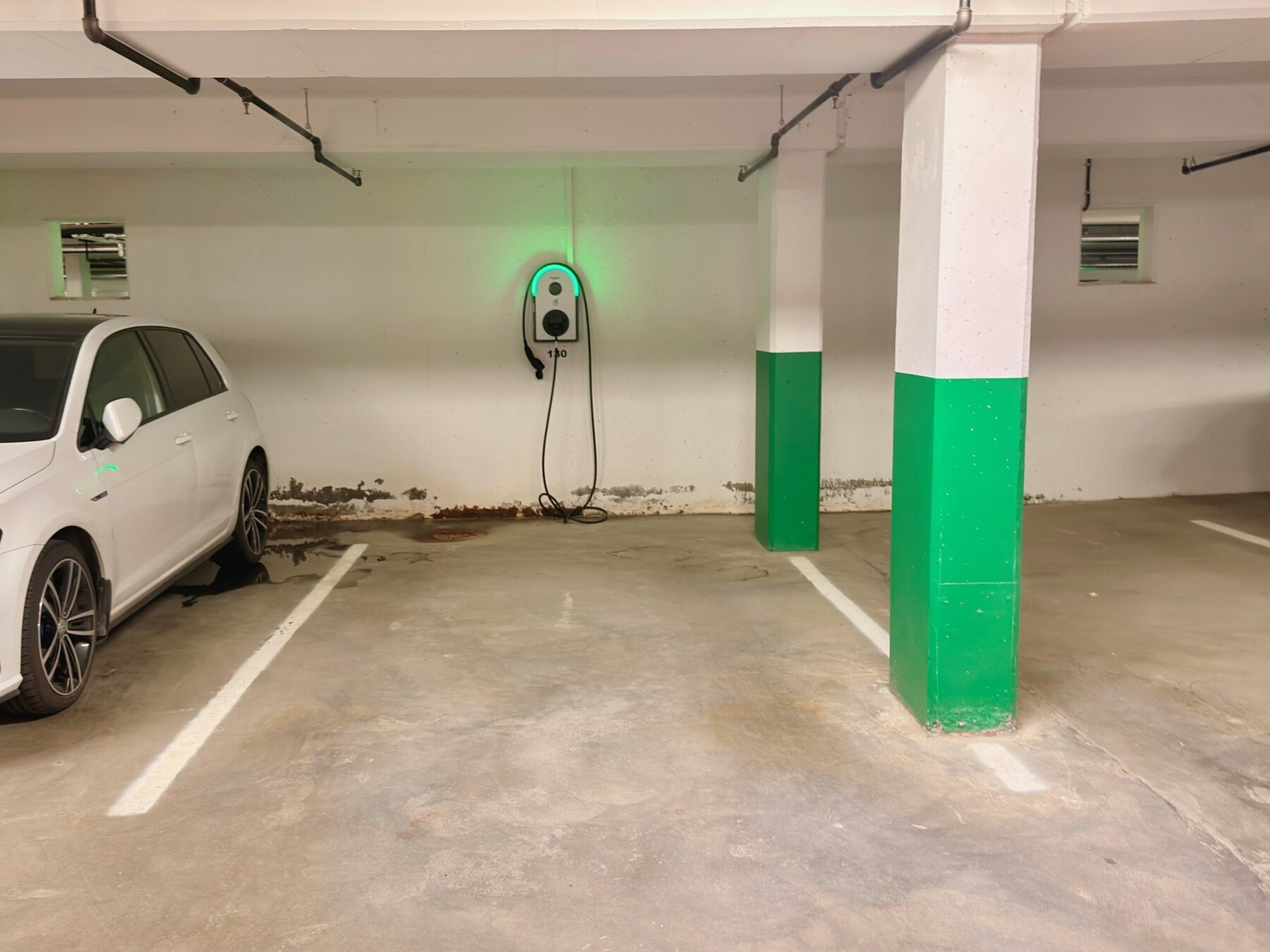 Det medfølger én parkeringsplass i Sameiet Nye Lilleby Parkeringskjeller 3. Det er installert el-bil lader. Galleribilde