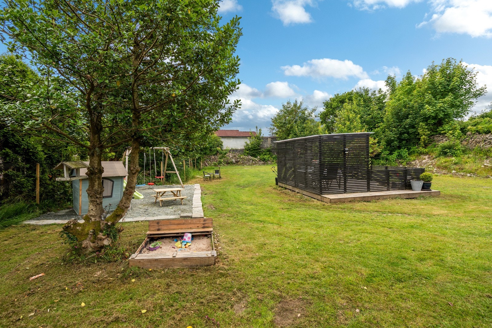 Fint skjermet område hvor familien kan nyte dagene. Galleribilde
