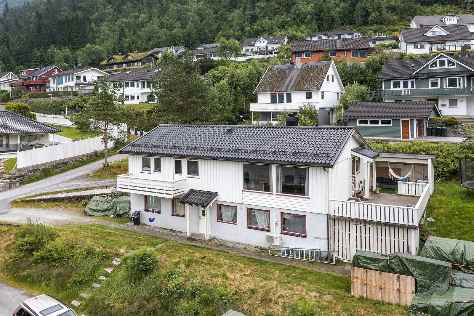 Bustaden har utleigedel i sokkelen. Galleribilde