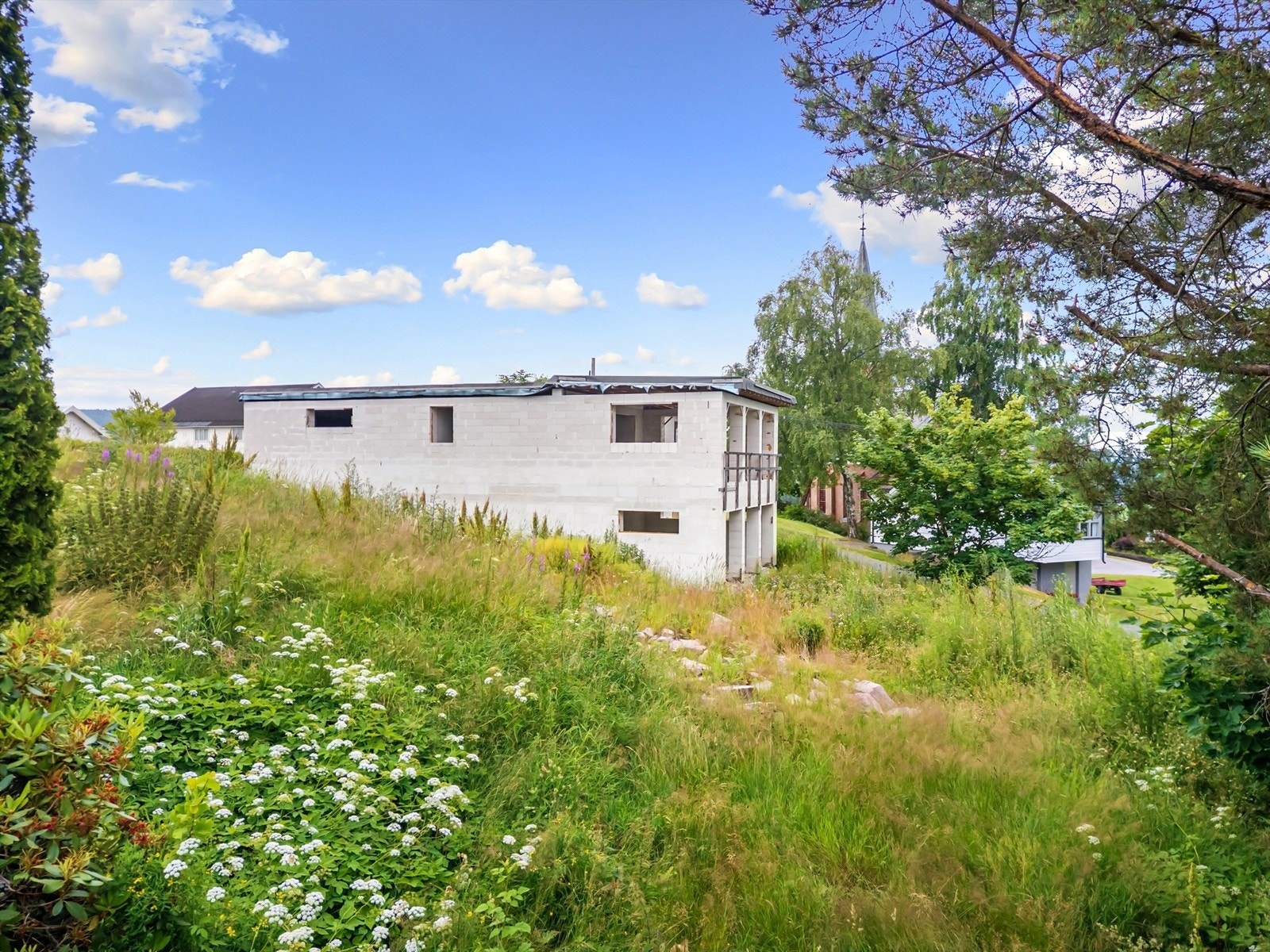 Tekniske installasjoner, herunder elektrisk anlegg, vann- og avløpsinstallasjoner og ventilasjon, er ikke ferdigstilt. Galleribilde