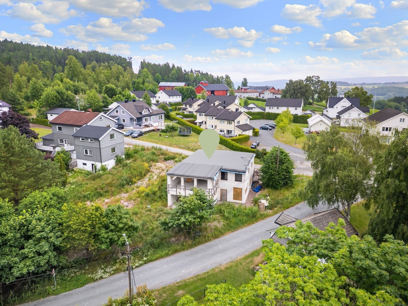 Nærmeste busstopp er bare et minutt unna, og tar deg bl.a. til Drammen sentrum. Galleribilde