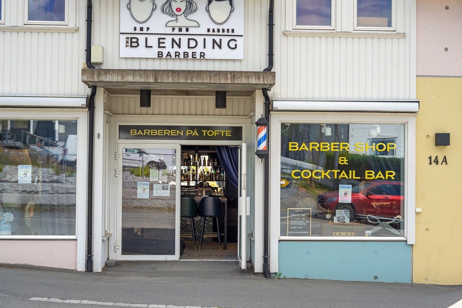 Lokale servicetilbud inkluderer butikker, apotek og serveringssteder. Galleribilde