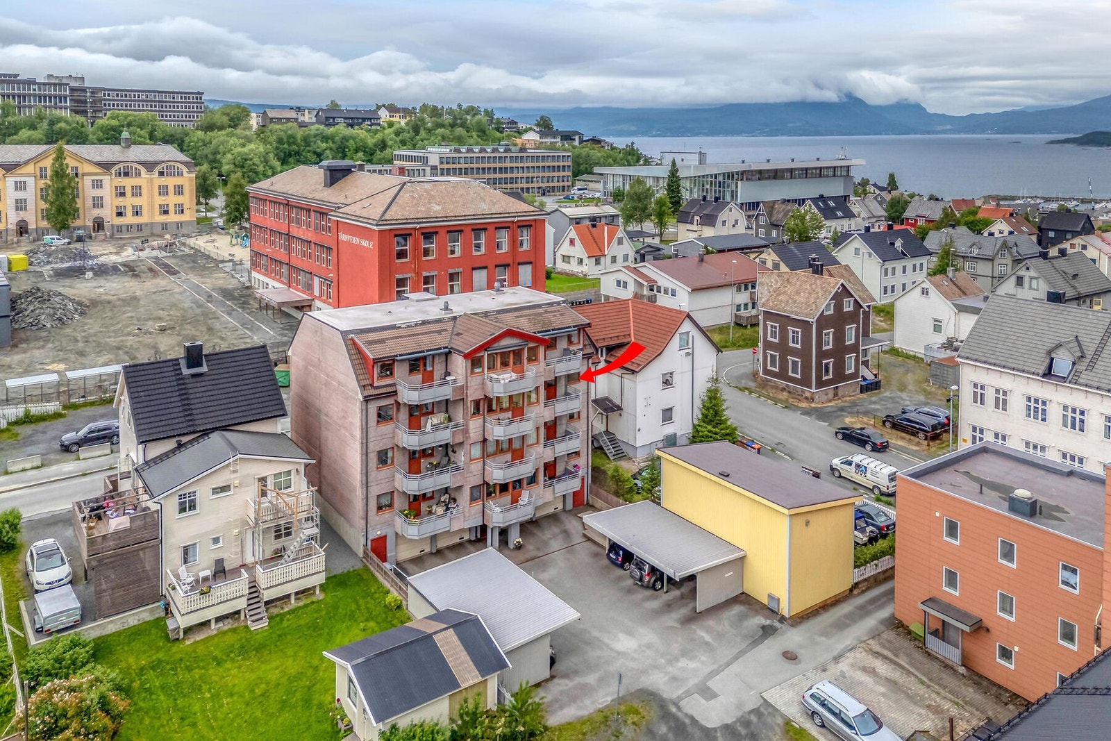 Leiligheten har en sentral beliggenhet i Narvik. Galleribilde