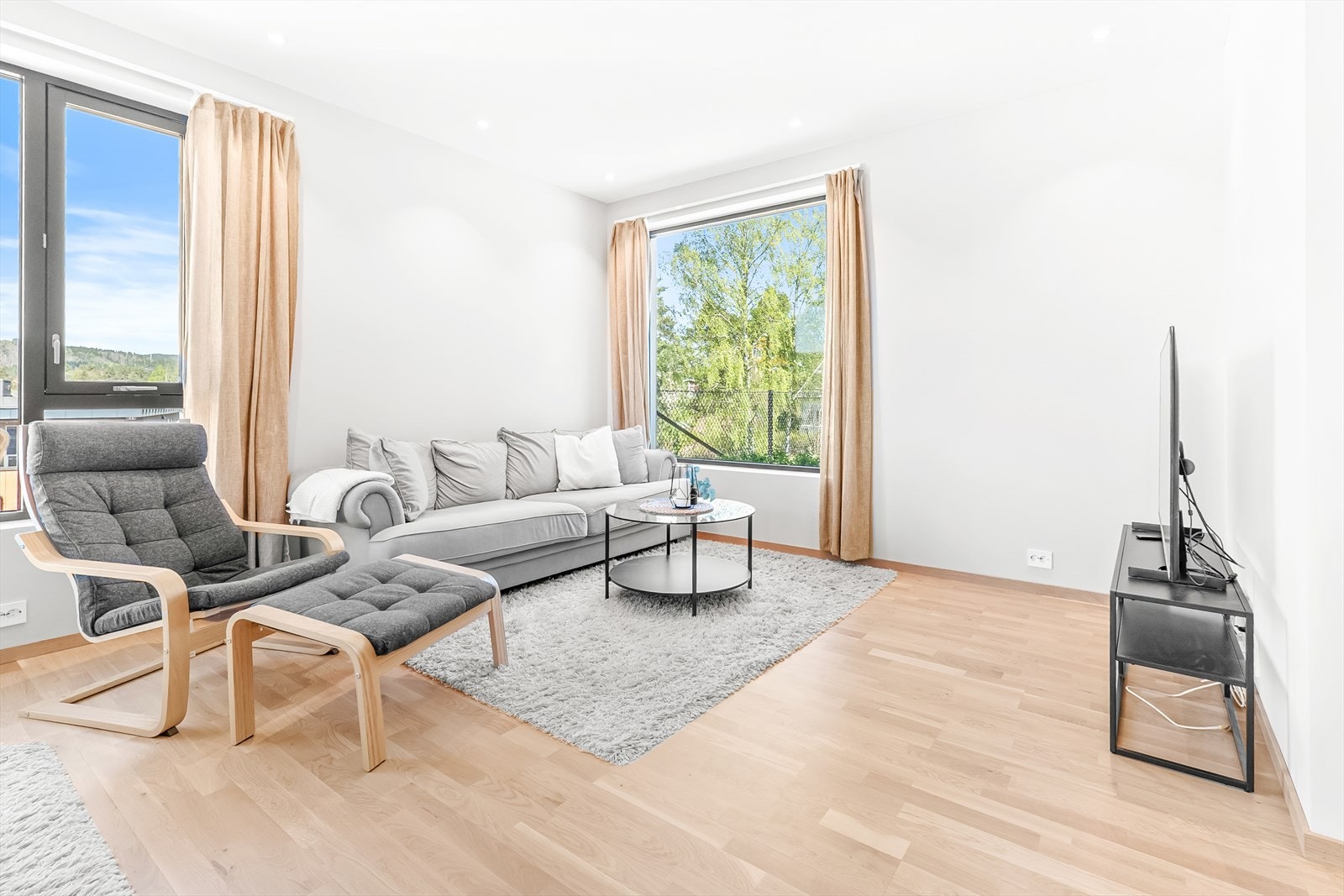 Malte, slette vegger og laminatgulv. Galleribilde