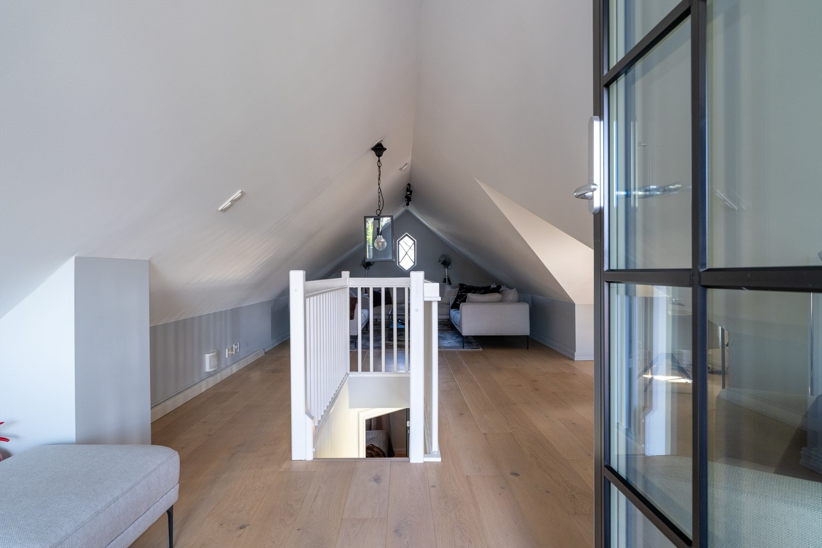 Loftsbod som i dag benyttes som loftstue Galleribilde