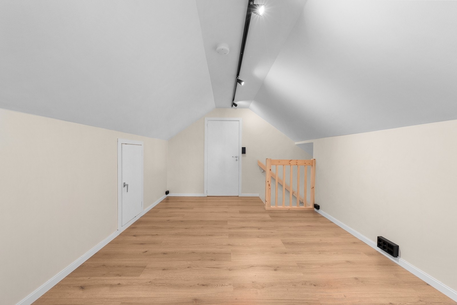 Loftstuen byr på ekstra spillrom for familien Galleribilde