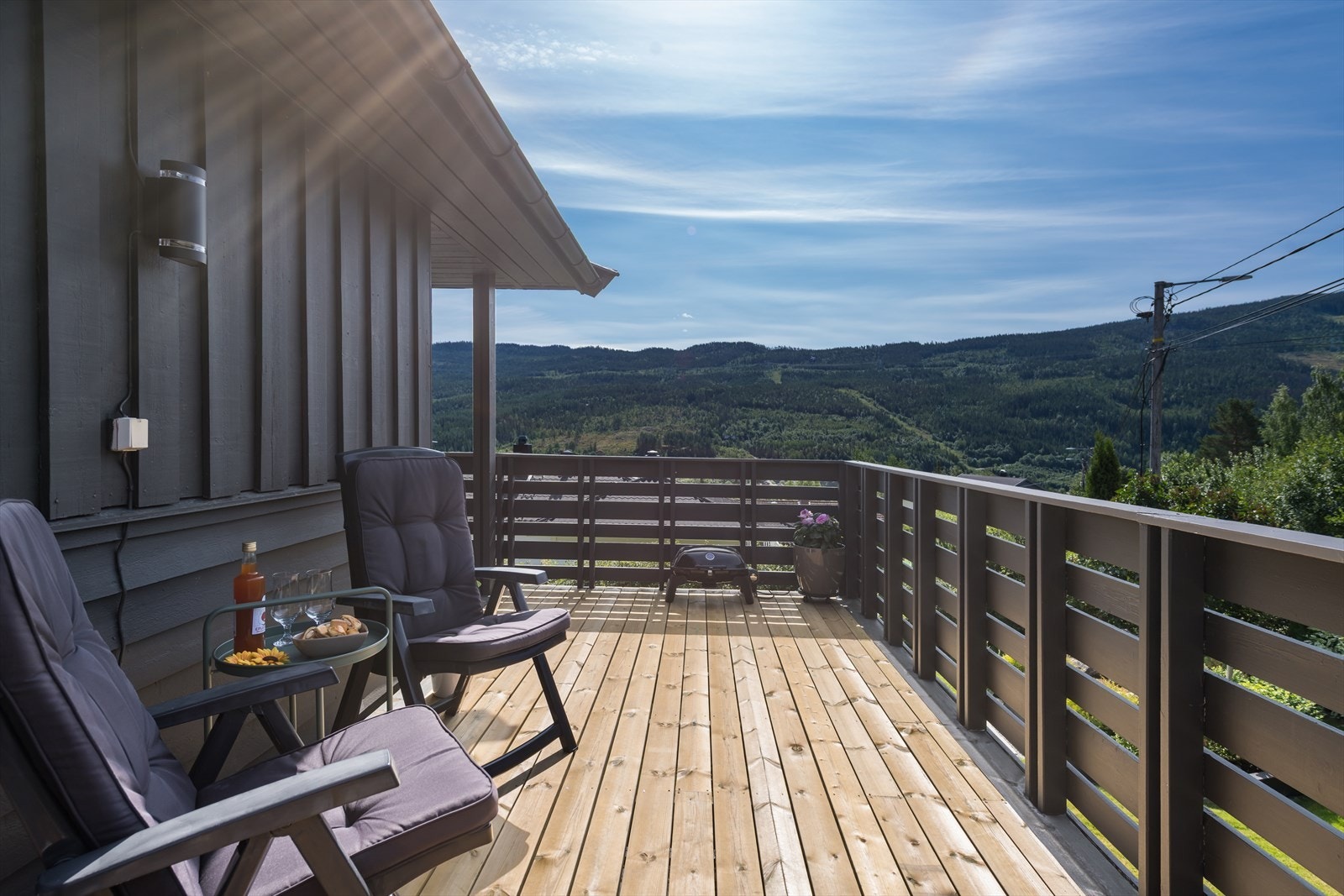 Her er det god plass til flere sittegrupper. Galleribilde