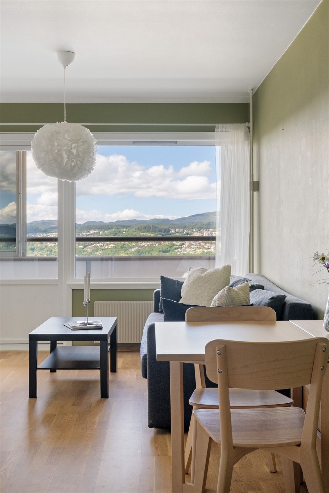 Her spiser man enkelt middagen med fantastisk utsikt over Trondheim. Galleribilde