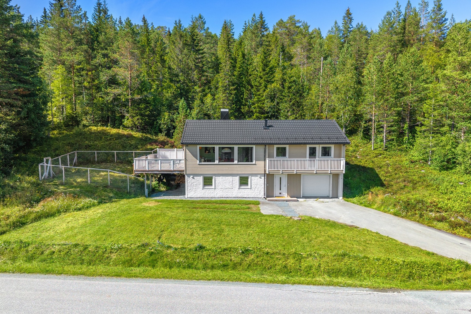 Velkommen til Selbuvegen 511 - Kontakt megler på 918 50 709 / morten.kjelsberg@em1.no dersom det ønskes privatvisning. Foto: Julian Nonstad Galleribilde