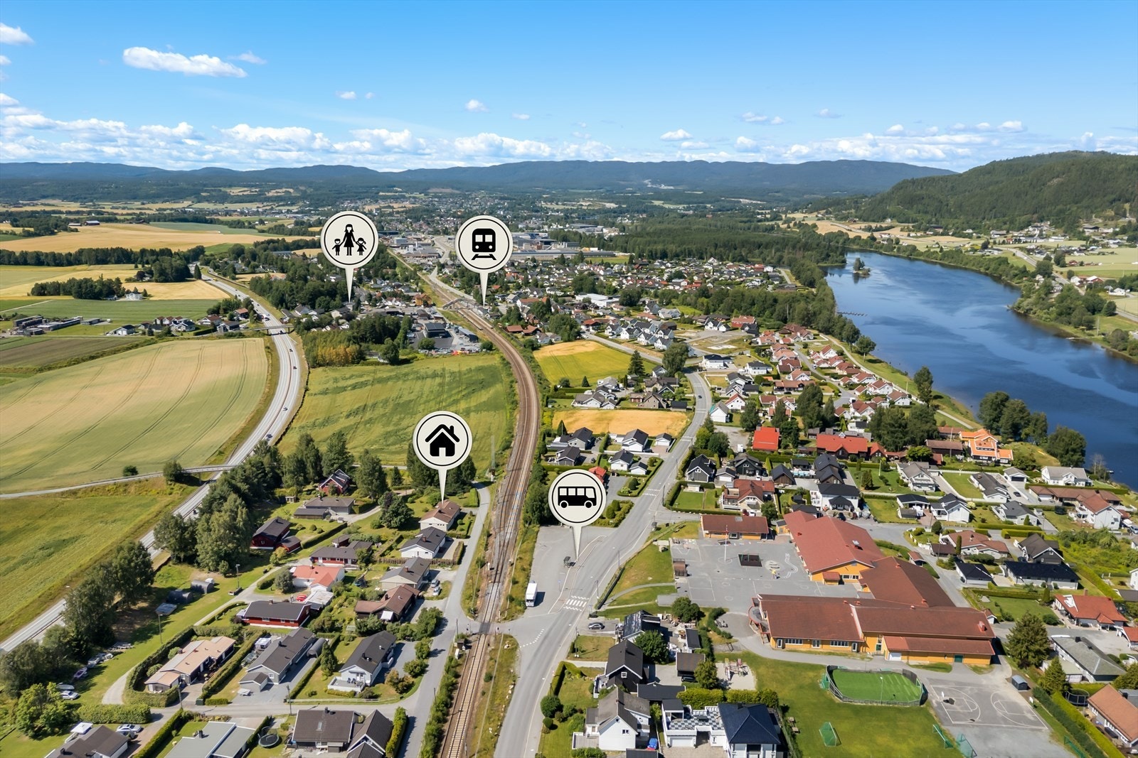 Kort vei til Steinberg stasjon (ca. 900 m) og bussholdeplass (ca. 200 m). Galleribilde