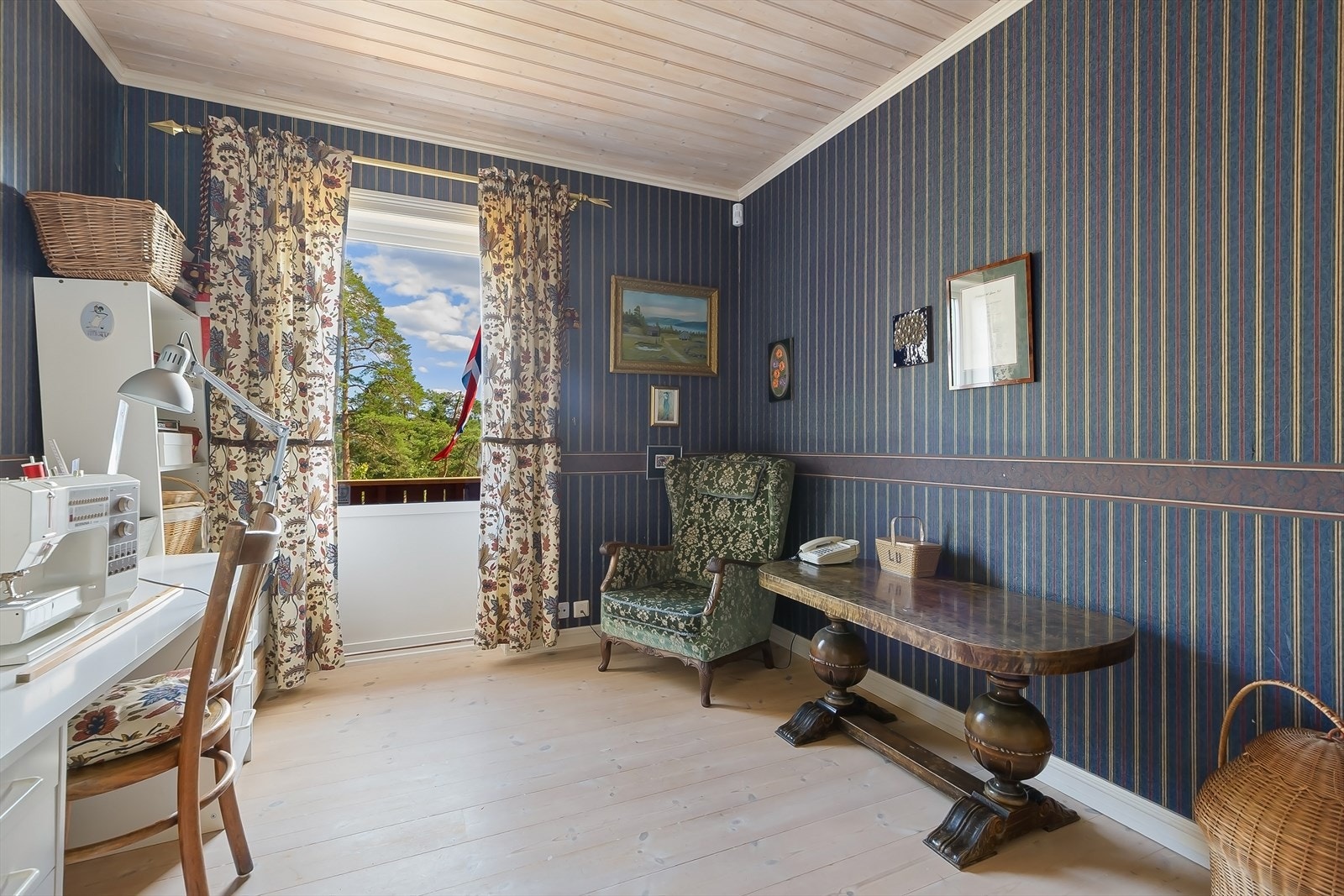 Ett av soverommene med egen balkong Galleribilde