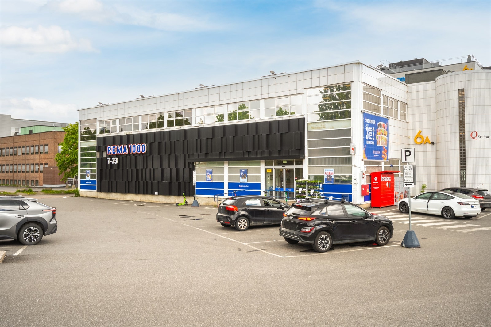 Kort gangavstand til dagligvarehandel hos Rema 1000. Galleribilde