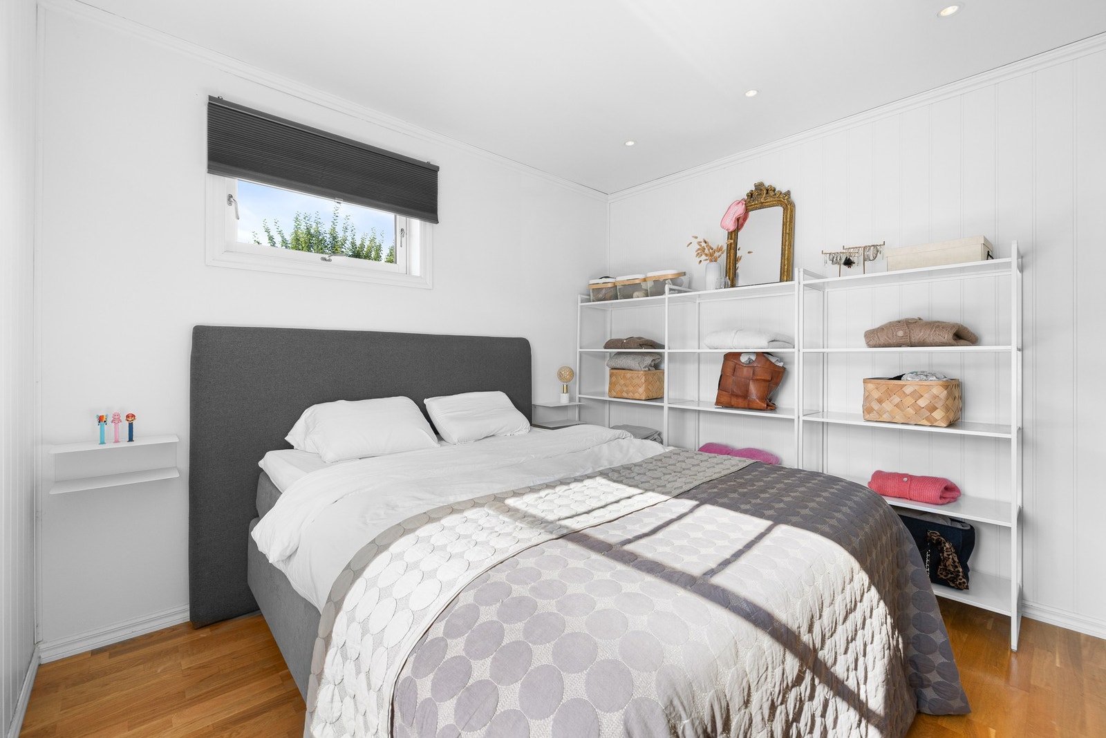 Soverom 2 er på gode 10,6m². Galleribilde