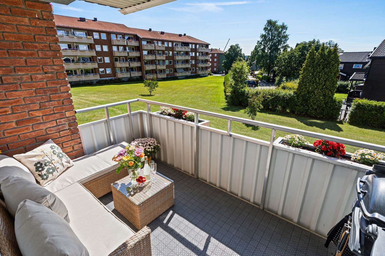 Balkongen er på ca. 7 m² og vender mot syd Galleribilde