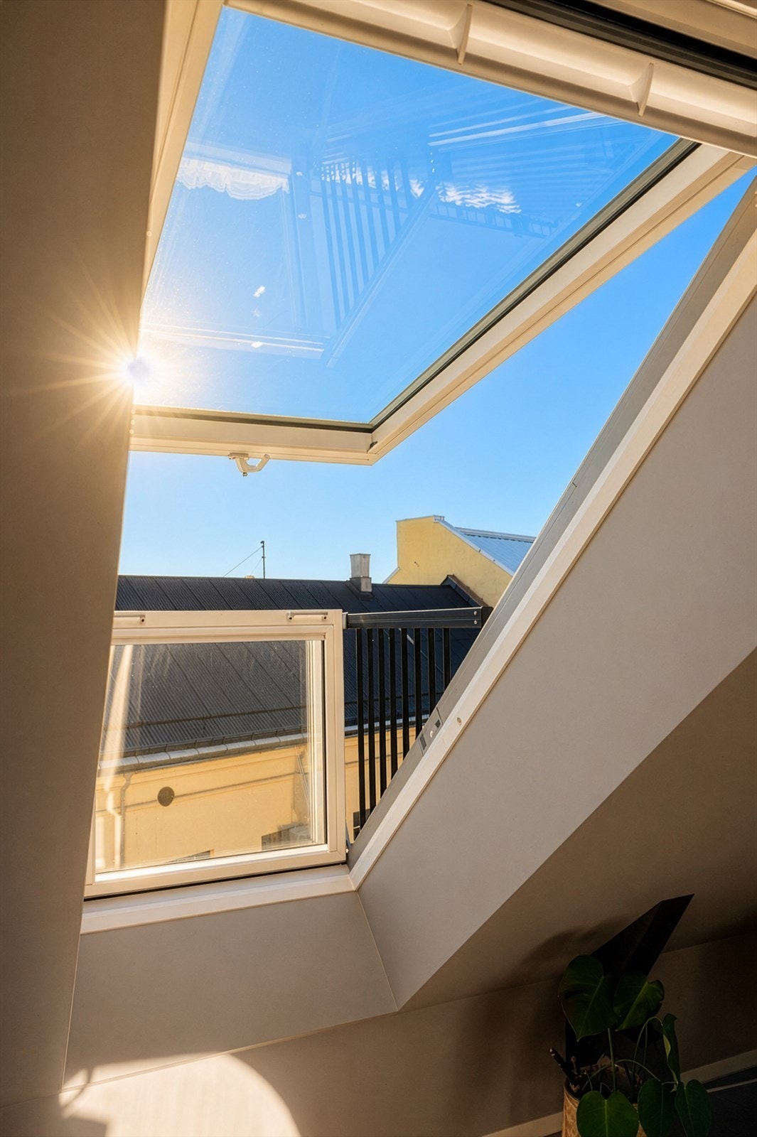Takvindu/Velux-vindu som kan utvides med fint utsyn og gode solforhold. Galleribilde