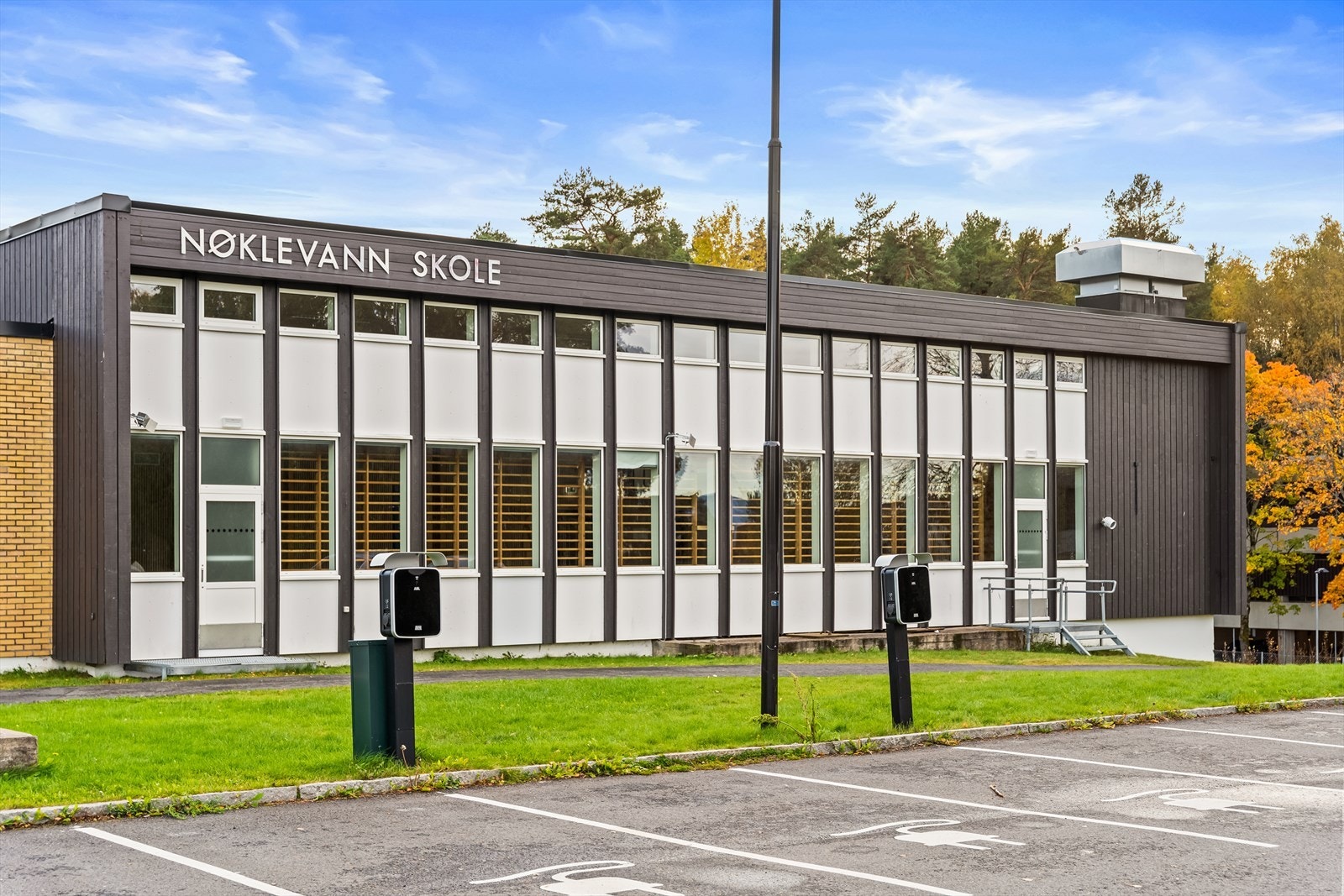 Populære Nøklevann skole ligger kun fem minutters gange fra boligen. Galleribilde