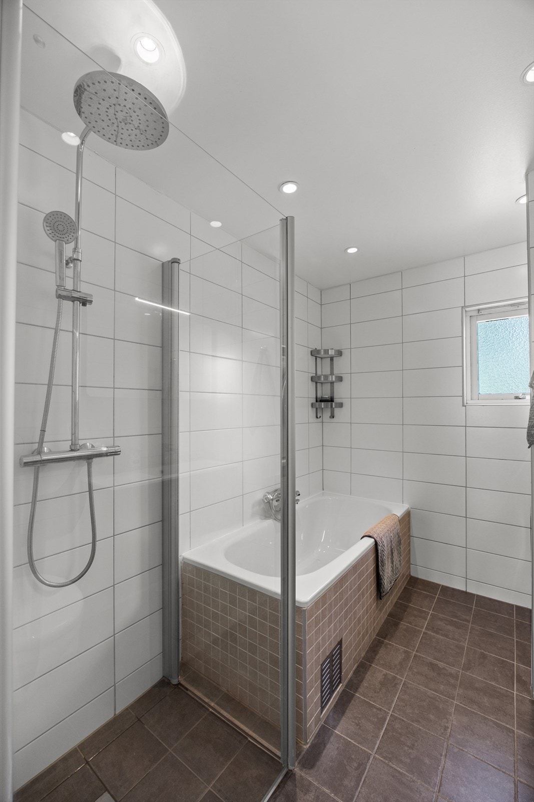Badet ble pusset opp i 2014, med nye varmekabler i gulvet lagt i 2022. Galleribilde