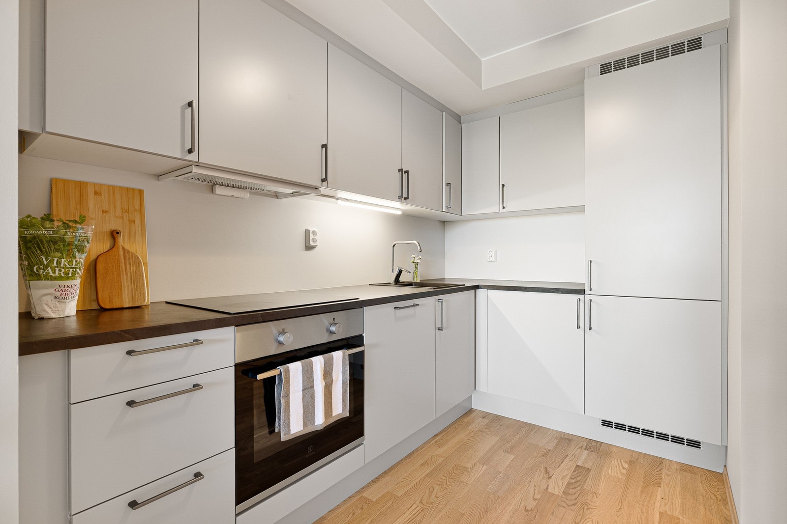 Her får man et romslig kjøkkenområde på ca 5,7m². Galleribilde