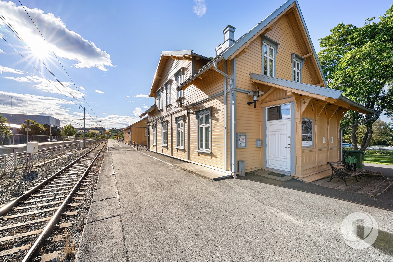Det er også svært gode kollektivforbindelser i umiddelbar nærhet. Her fra Ranheim stasjon. Galleribilde