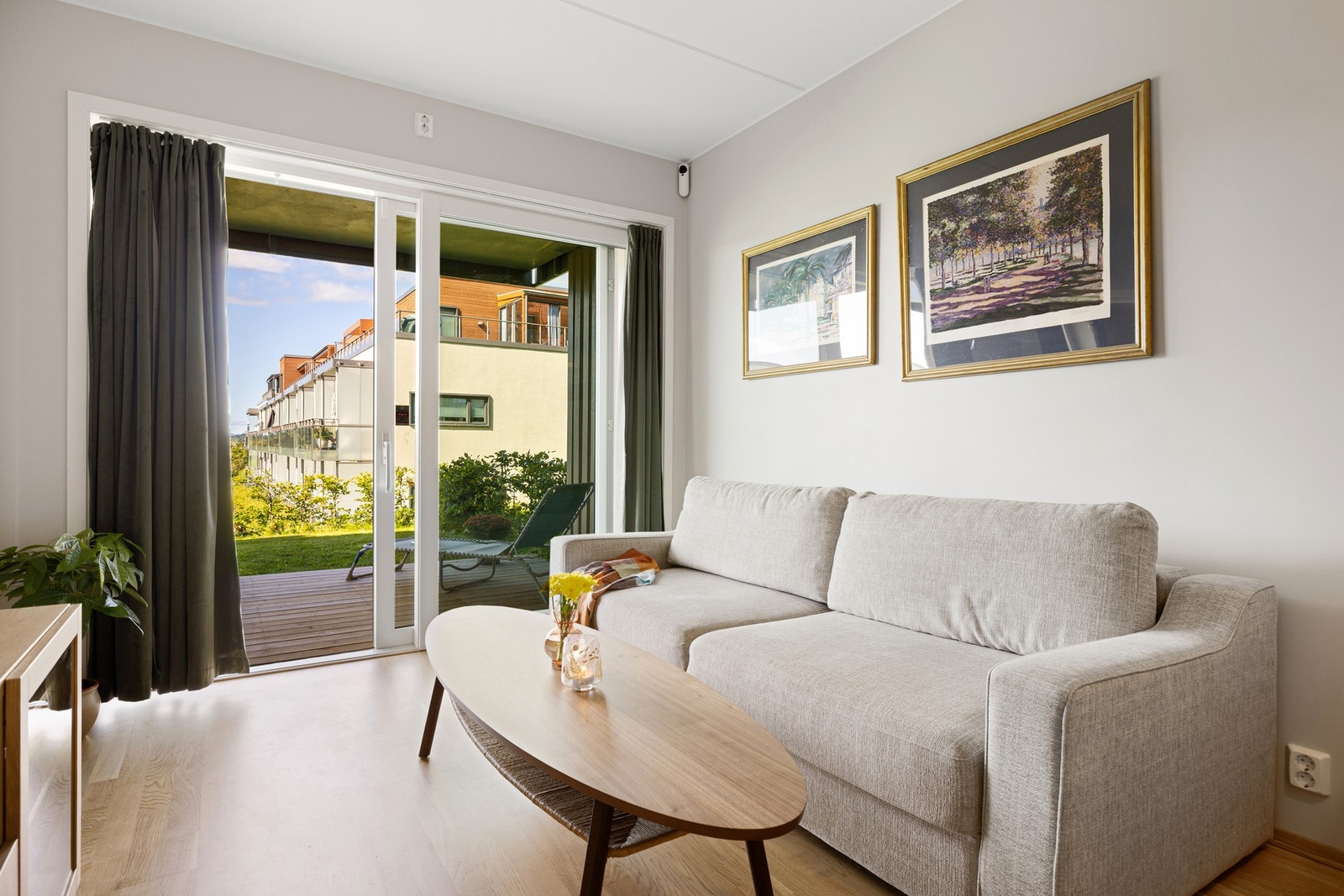 Fjernvarme i tillegg til balansert ventilasjon gir en effektiv oppvarming og et sunt inneklima året rundt. Galleribilde