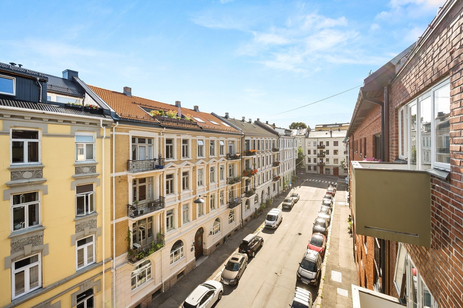 Fint utsyn mot rolige Henrichsens gate. Galleribilde