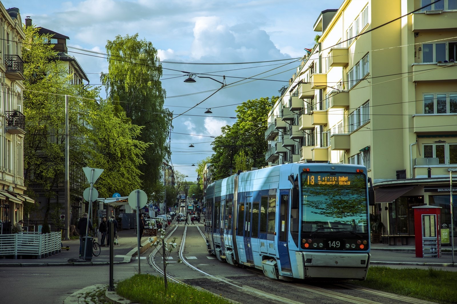 Det er kort gange til både buss og trikk. Galleribilde
