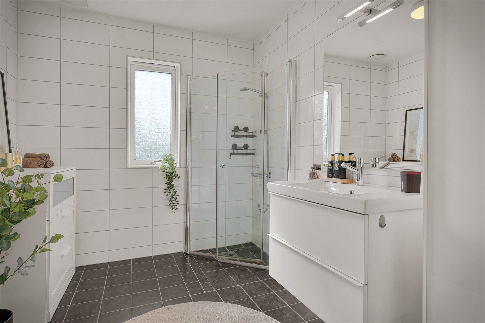- Badet måler 6,09 m² - Galleribilde